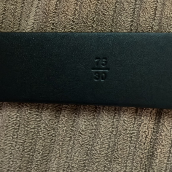 HOST PICK CHANEL BN gorgeous belt size 75/80 bought in 2023/2024 price is firm. - Picture 2 of 10